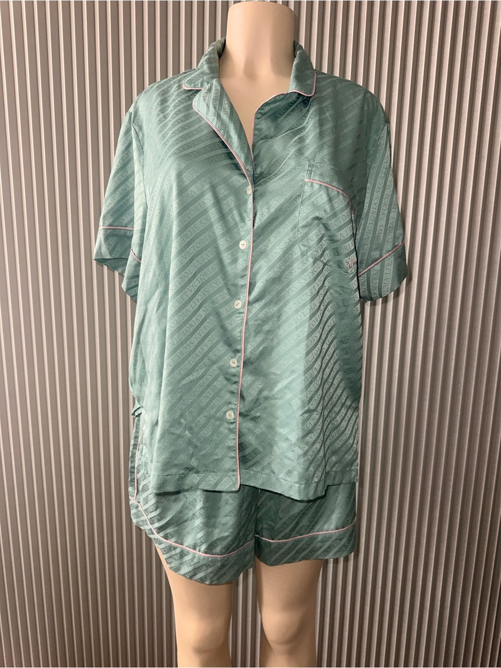 Victoria’s Secret Silky Mint Green Short Pajama Set with Pink Piping